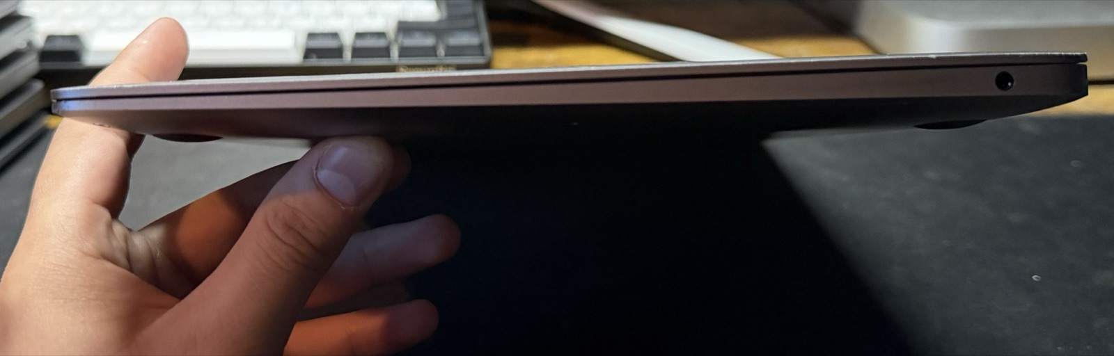 Right side headphone jack